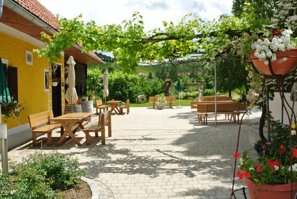 Weingut Primus Suedsteiermark Spielfeld Εξωτερικό φωτογραφία