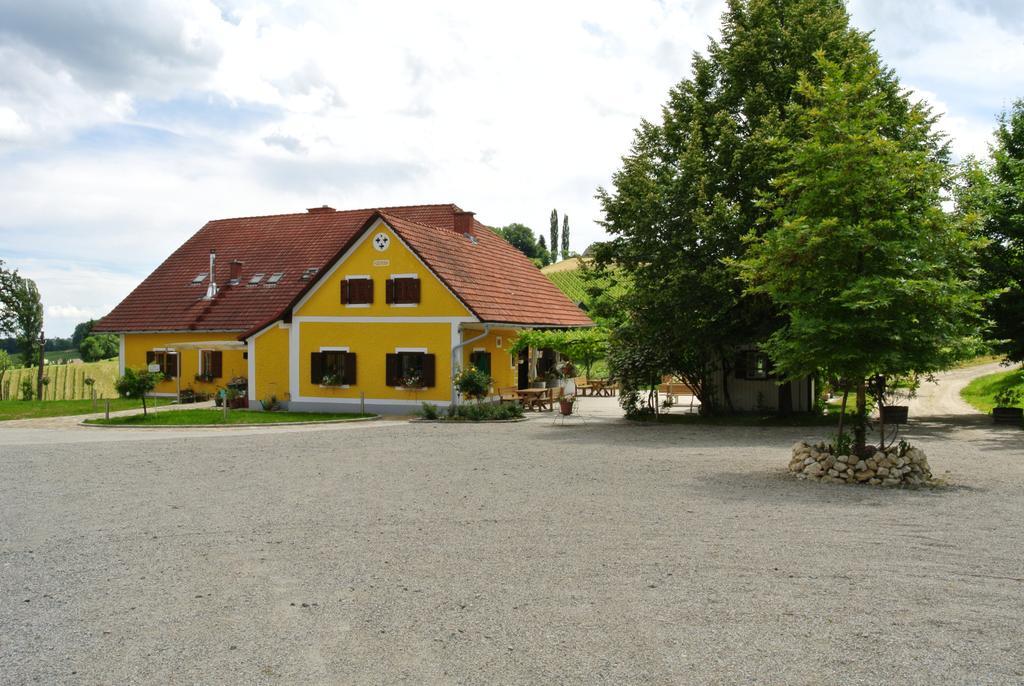 Weingut Primus Suedsteiermark Spielfeld Εξωτερικό φωτογραφία