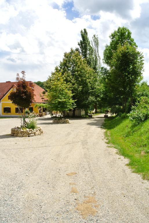Weingut Primus Suedsteiermark Spielfeld Εξωτερικό φωτογραφία